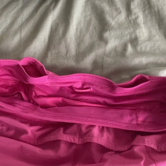 Lululemon shorts size 8 - Picture 5 of 7